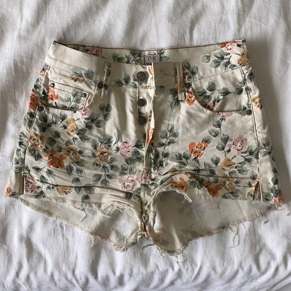 Citizen of Humanity Floral Jean Shorts, size 24 - Picture 1 of 5